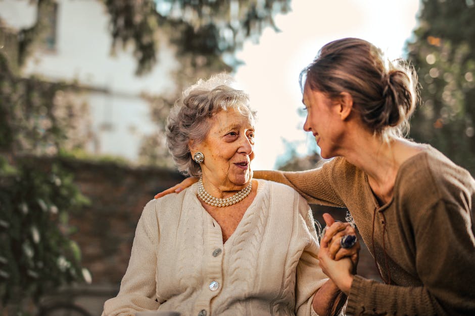 What Are The Benefits of Dating Seniors? An Insight into Mature Relationships