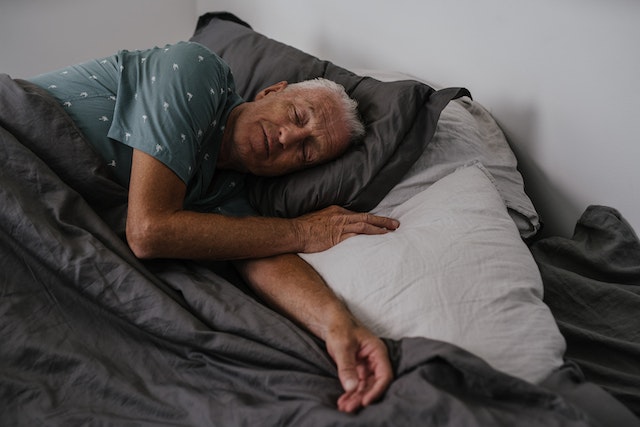 7 Tips for Improving Sleep Quality in the Elderly